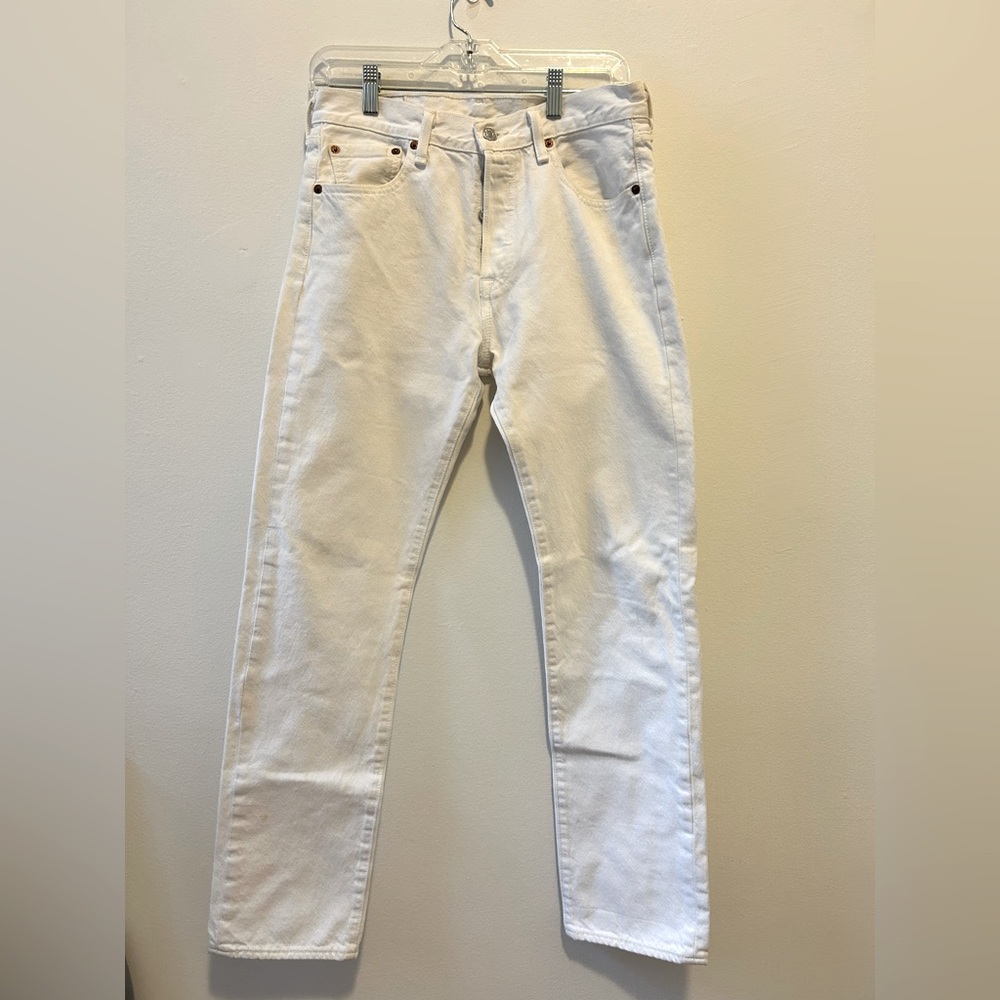 Levi white denim in size W 29 L30